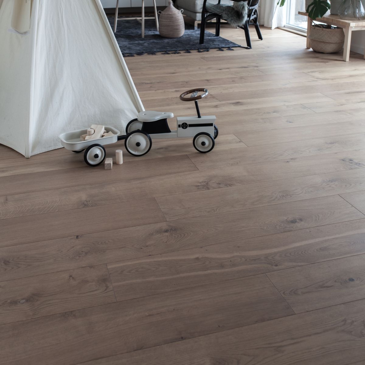 Produktbild av Härdad ek SVANSHALL 1.0