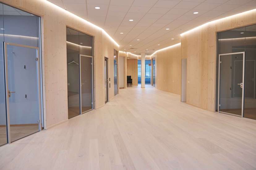 Woodura Planks creates comfort in clinical space - Bjelin